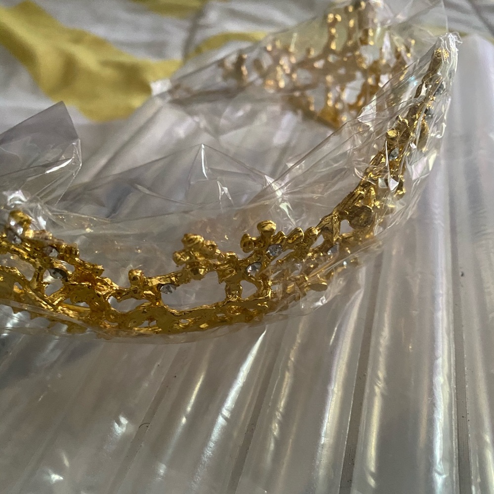 Crown - Picture 3 of 3